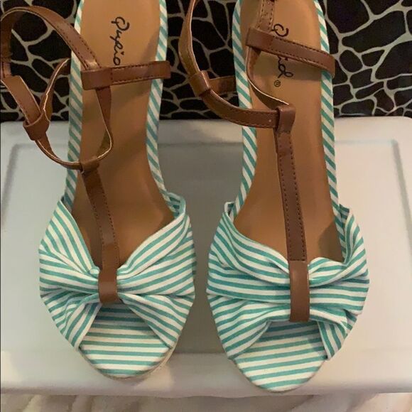 Beautiful wedges  - Picture 1 of 9